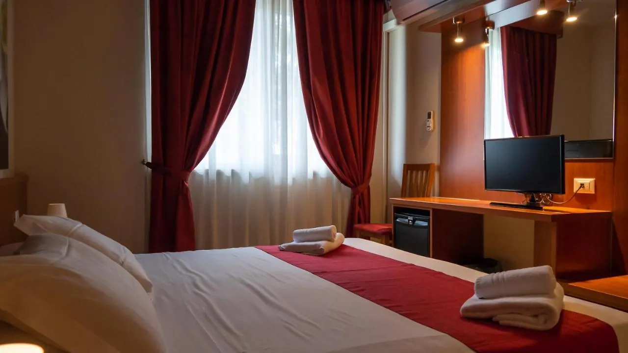 Hotel Venezia Park - Enjoy Holiday Кастельнуово-дель-Гарда