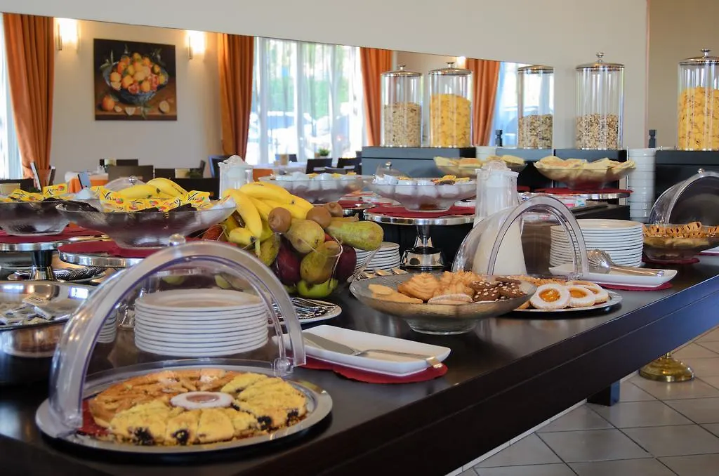 Hotel Venezia Park Castelnuovo del Garda 3*,  Italy