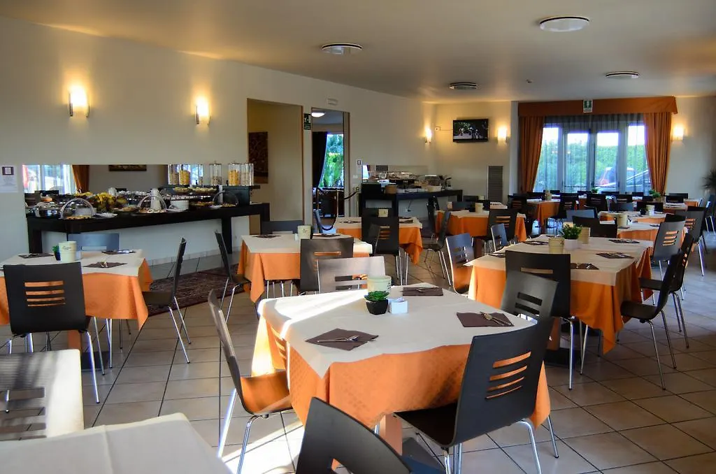Hotel Venezia Park Castelnuovo del Garda 3*,  Italy