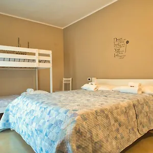 Vanda Luxury House Near Gardaland And Garda Apartment