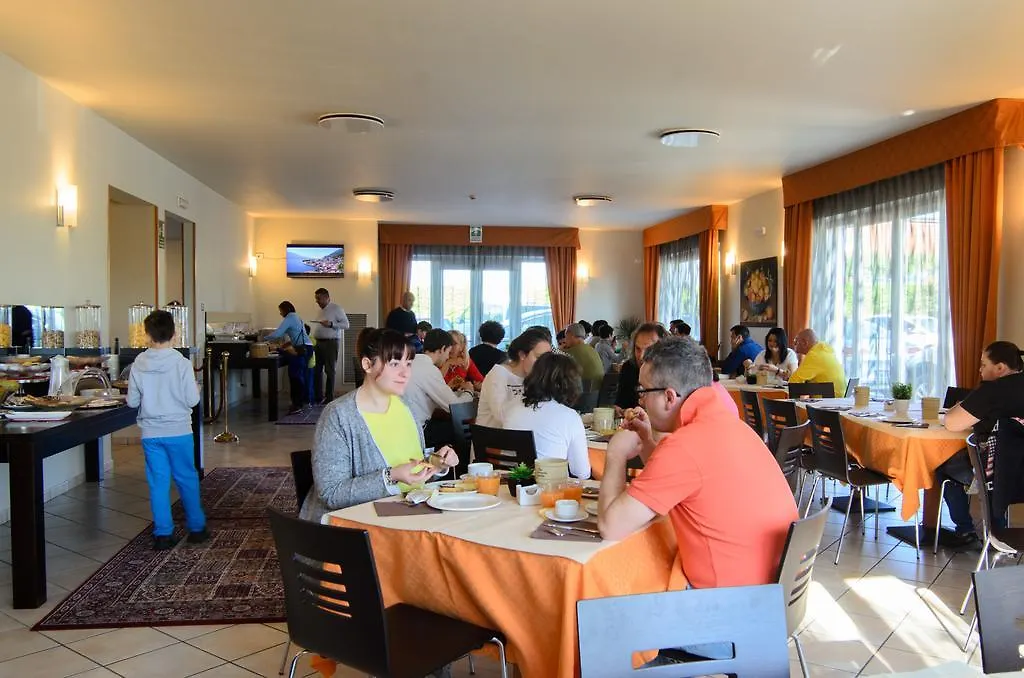Hotel Venezia Park - Enjoy Holiday Castelnuovo del Garda